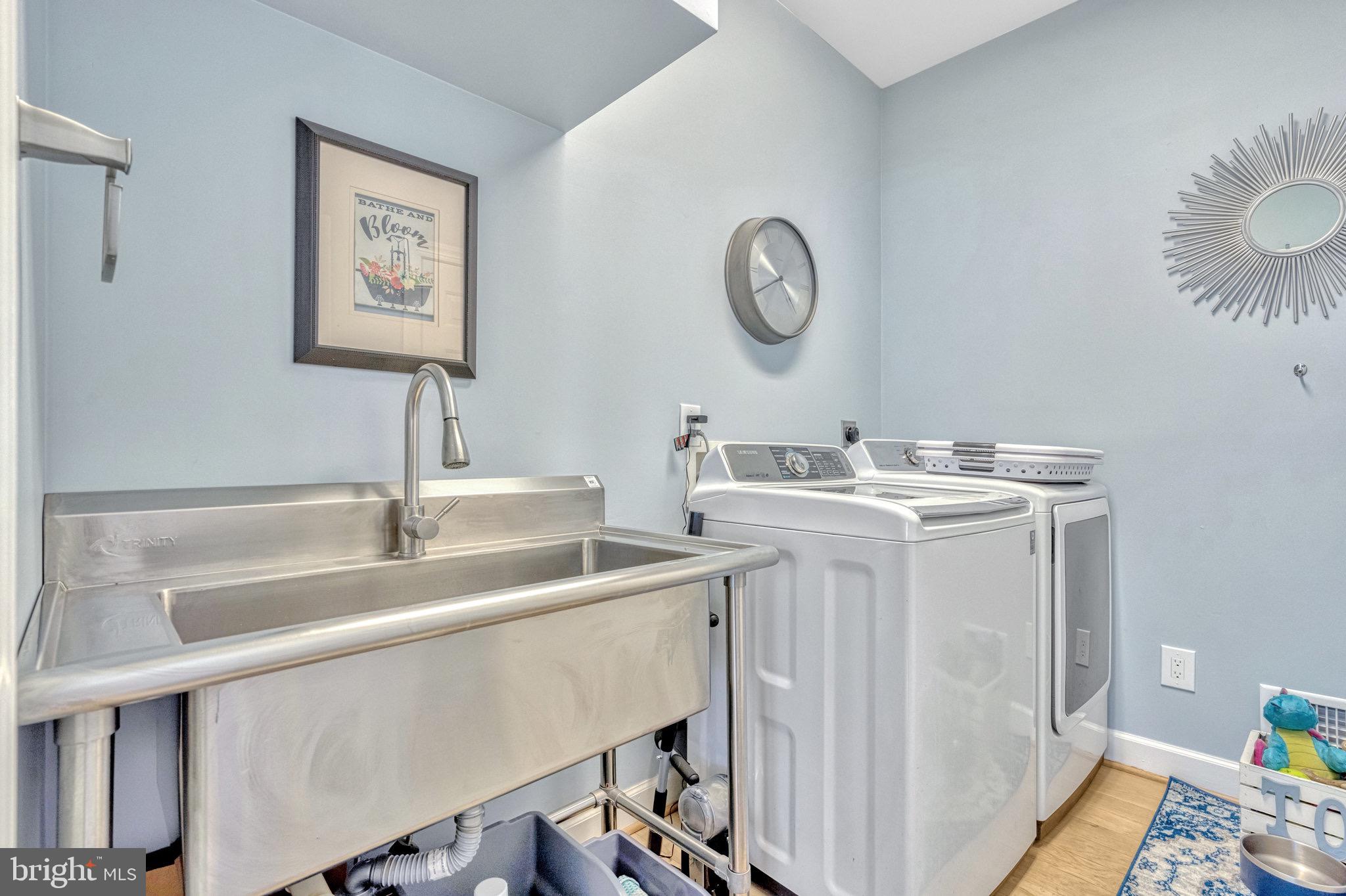 EDGEWATER - Residential