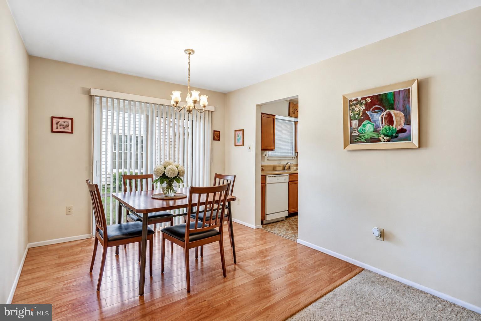 6861 SNOWBERRY COURT