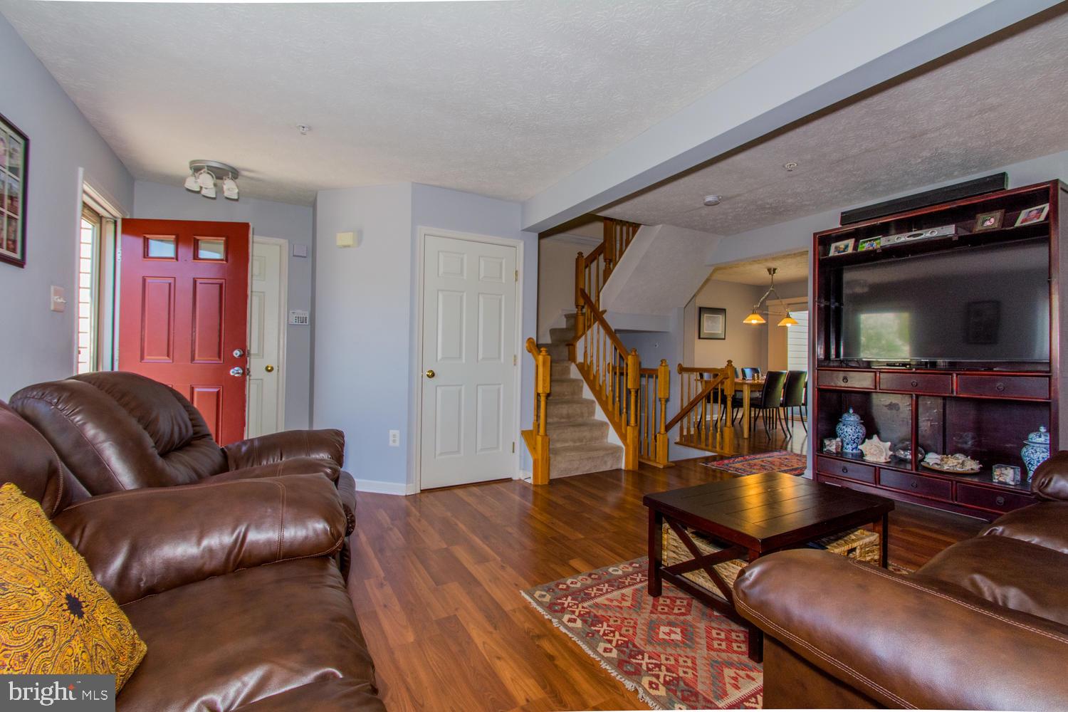 HOLLY WOODS - Residential