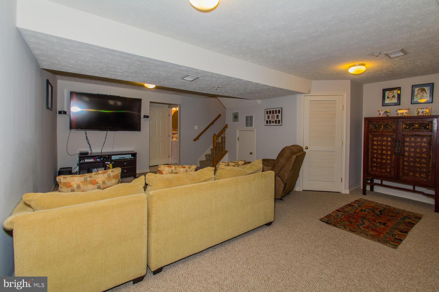 HOLLY WOODS - Residential