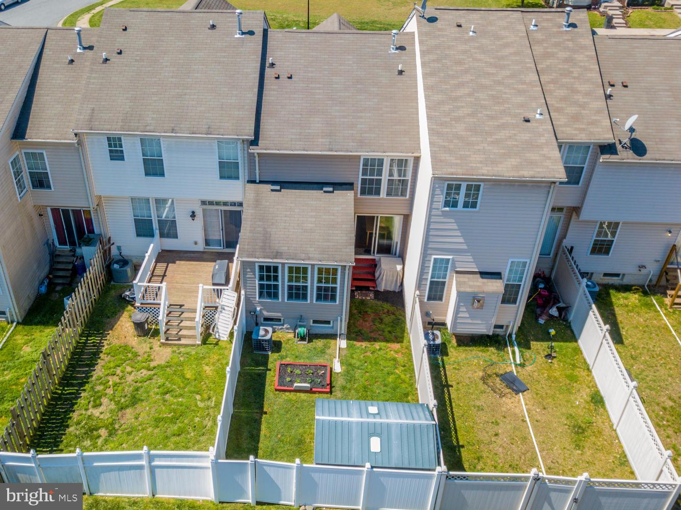 HOLLY WOODS - Residential