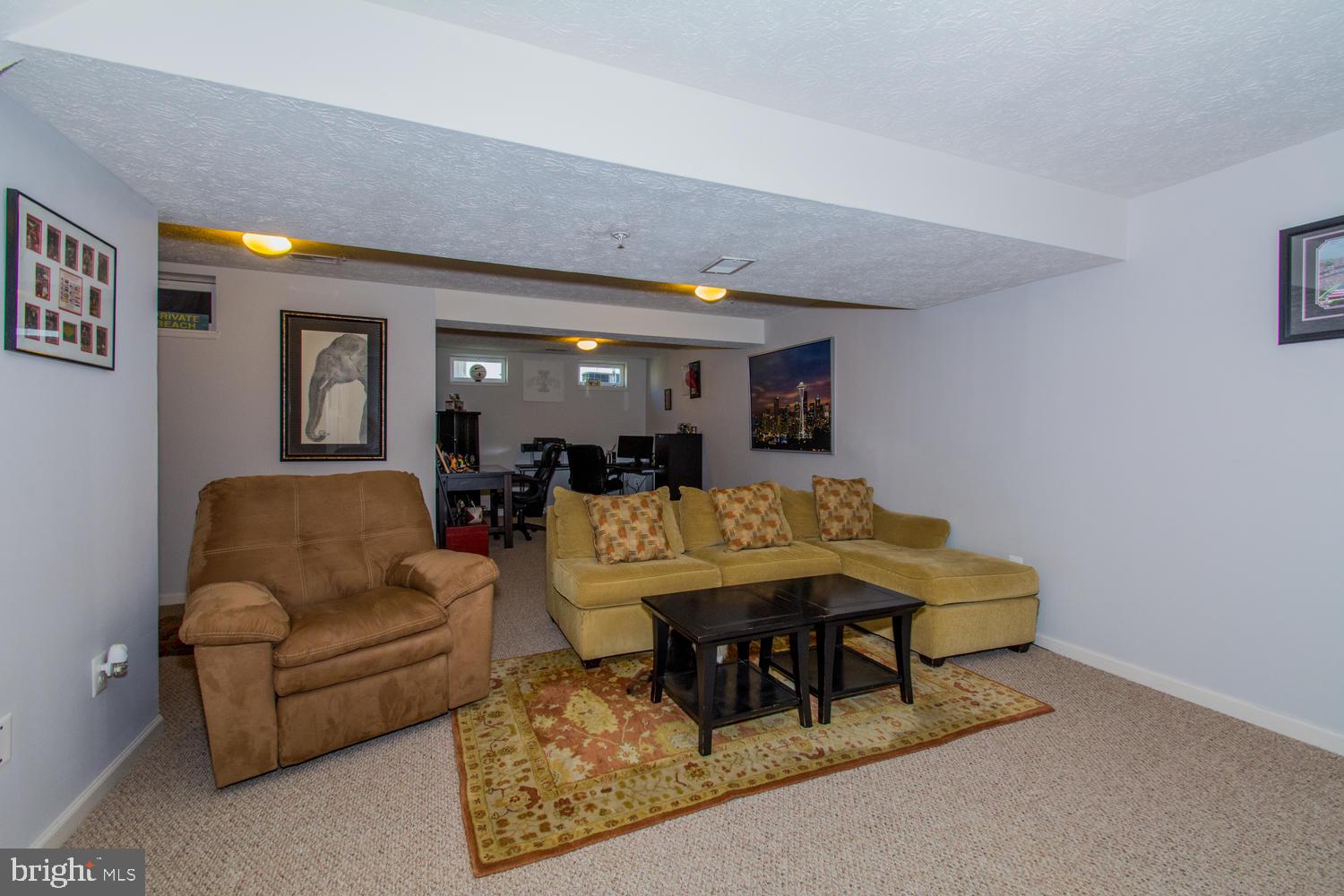 HOLLY WOODS - Residential