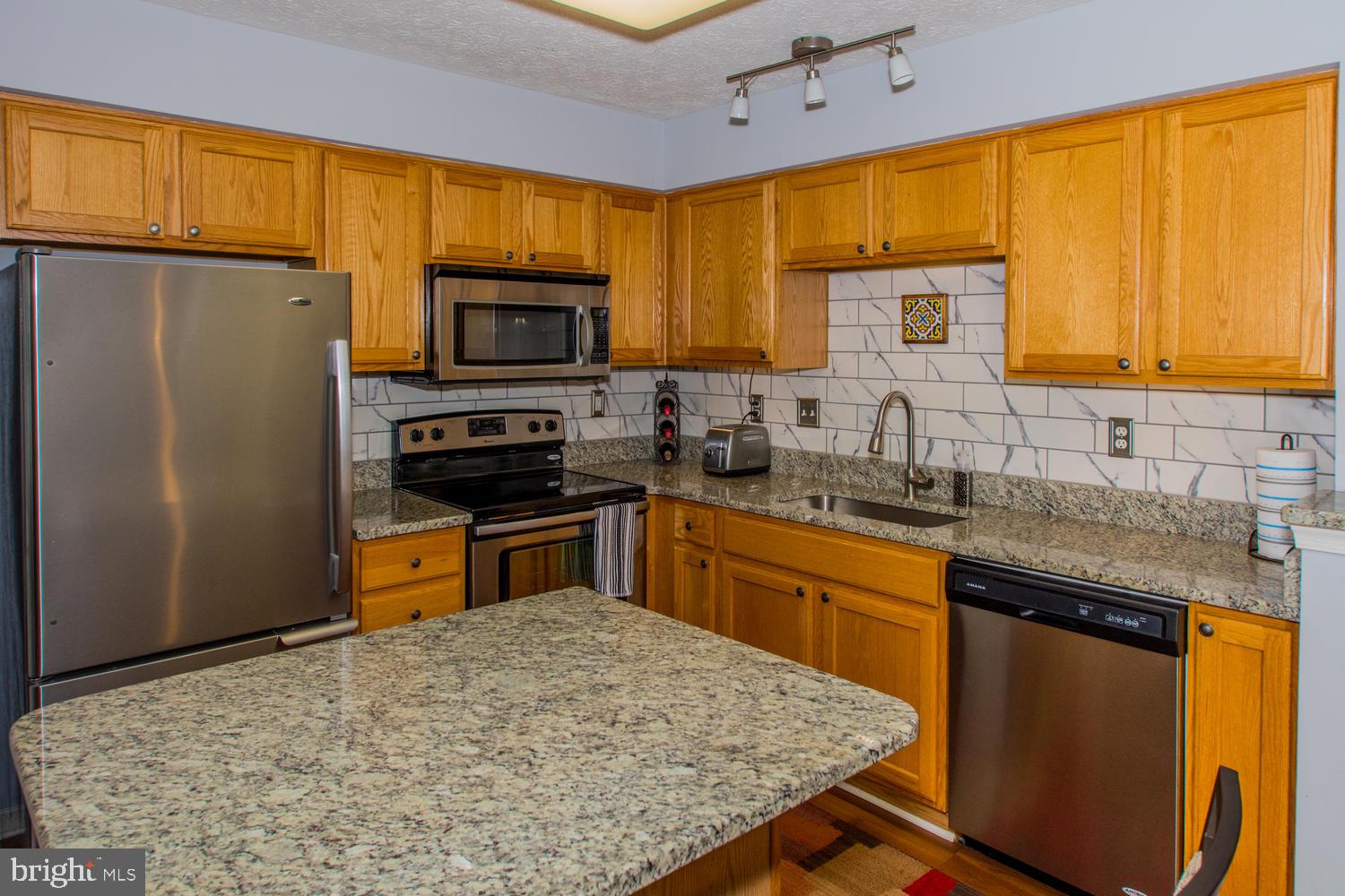 HOLLY WOODS - Residential