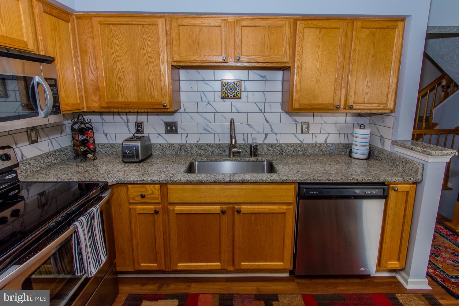 HOLLY WOODS - Residential