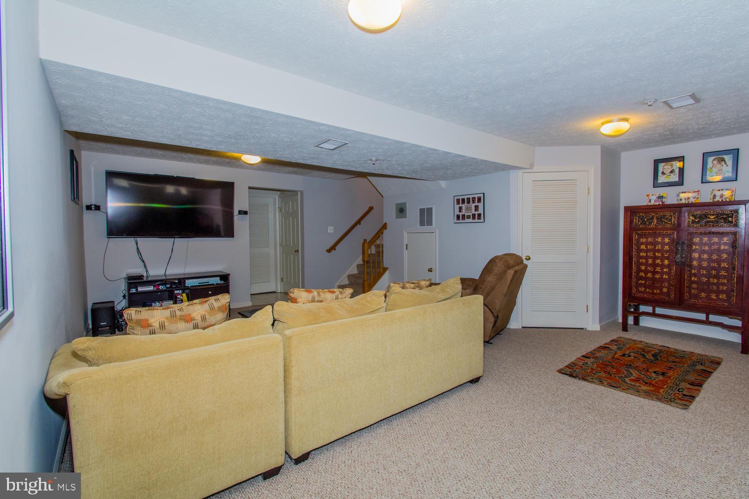 HOLLY WOODS - Residential