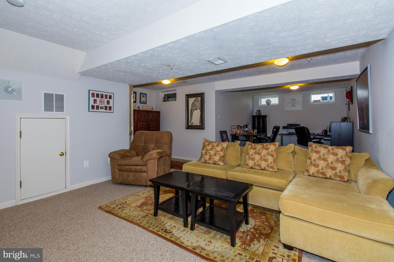 HOLLY WOODS - Residential