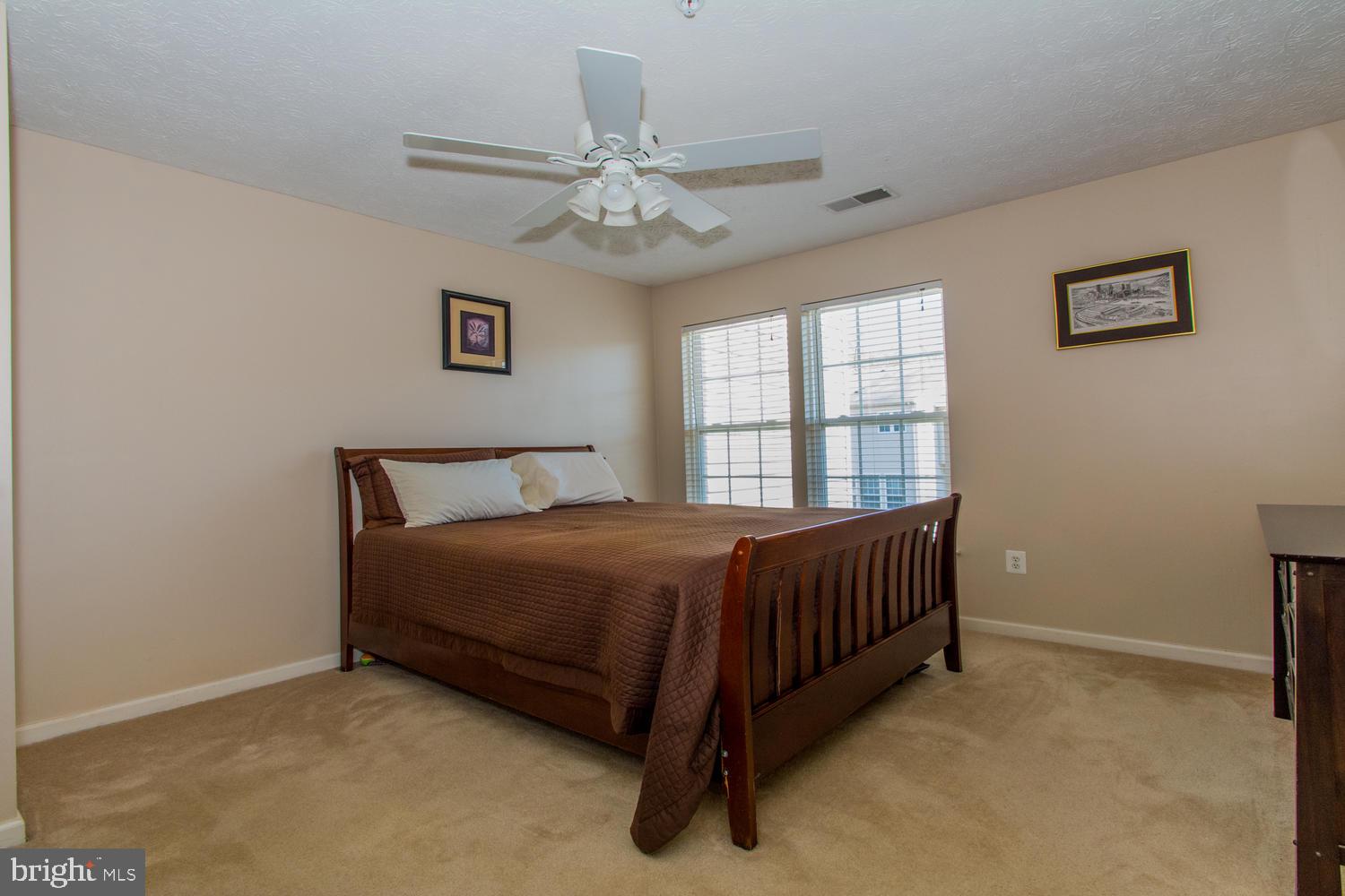 HOLLY WOODS - Residential