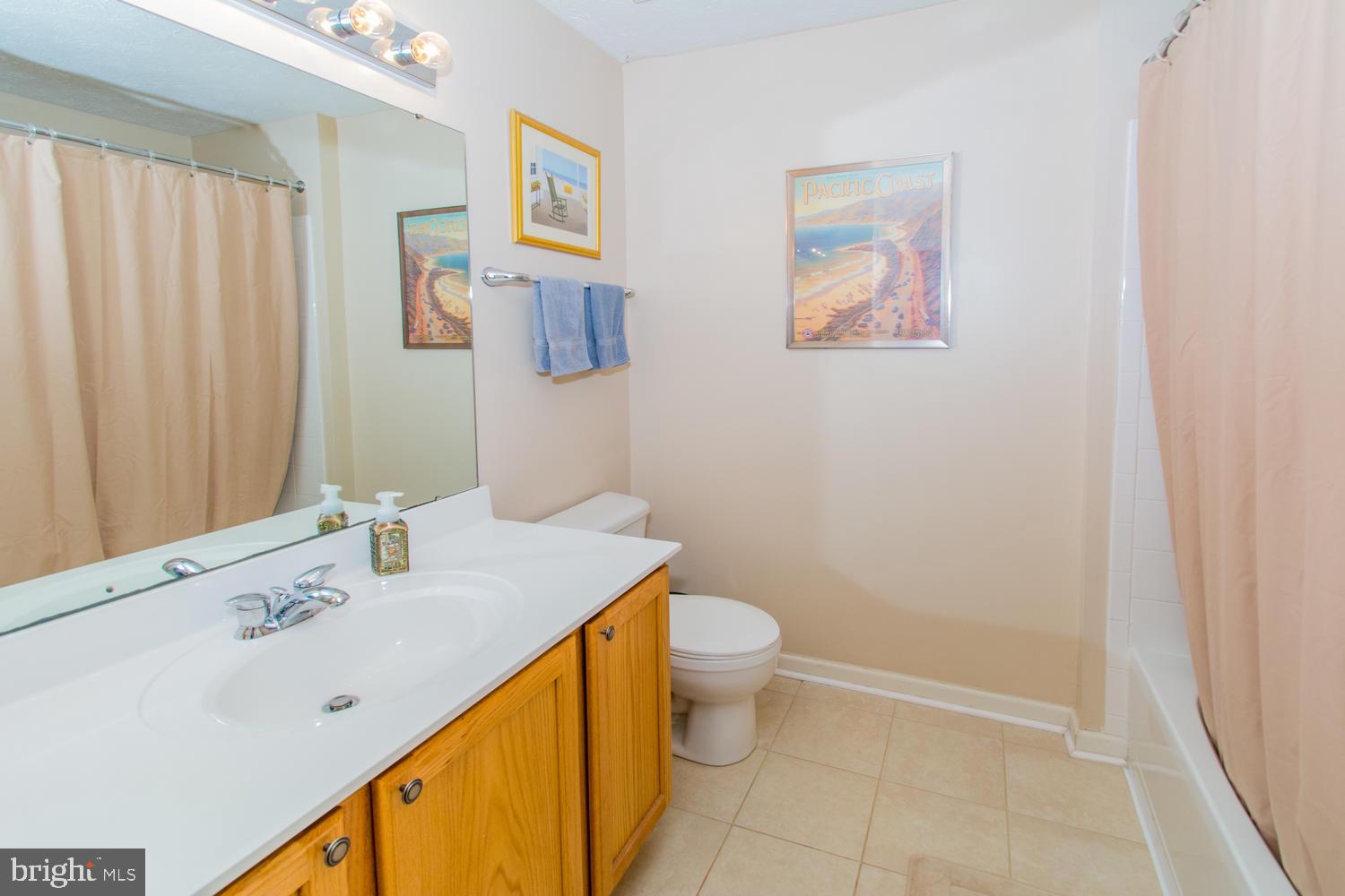 HOLLY WOODS - Residential