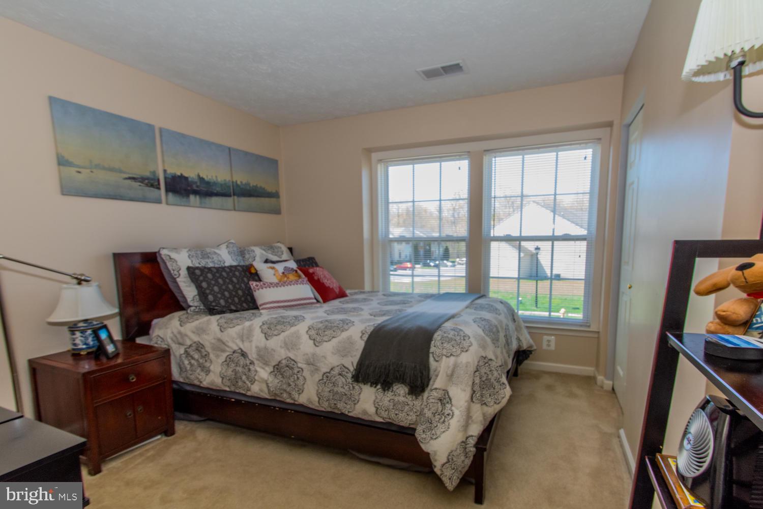 HOLLY WOODS - Residential