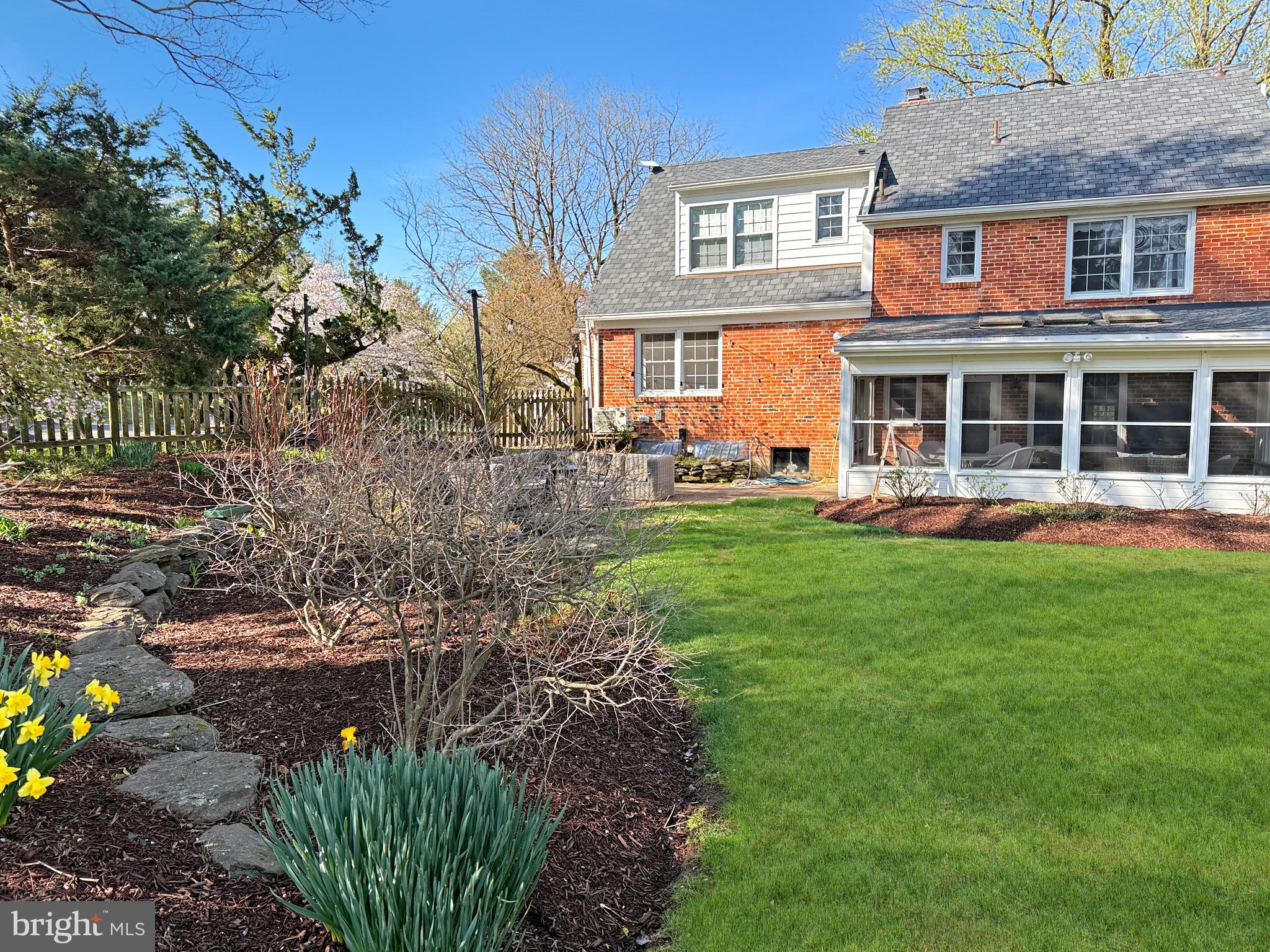 WILLIAMSBURG VILLAGE - Residential