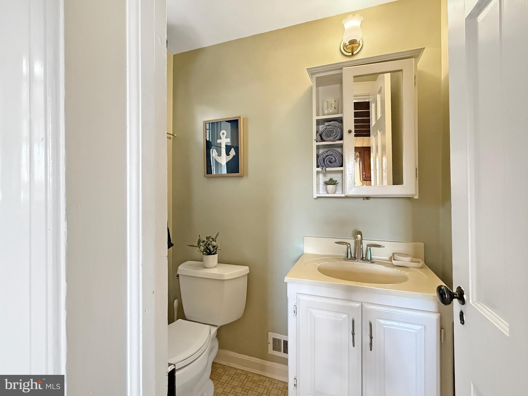 WILLIAMSBURG VILLAGE - Residential