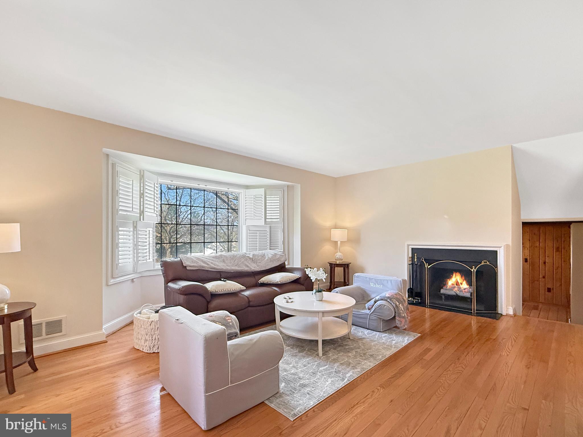 WILLIAMSBURG VILLAGE - Residential