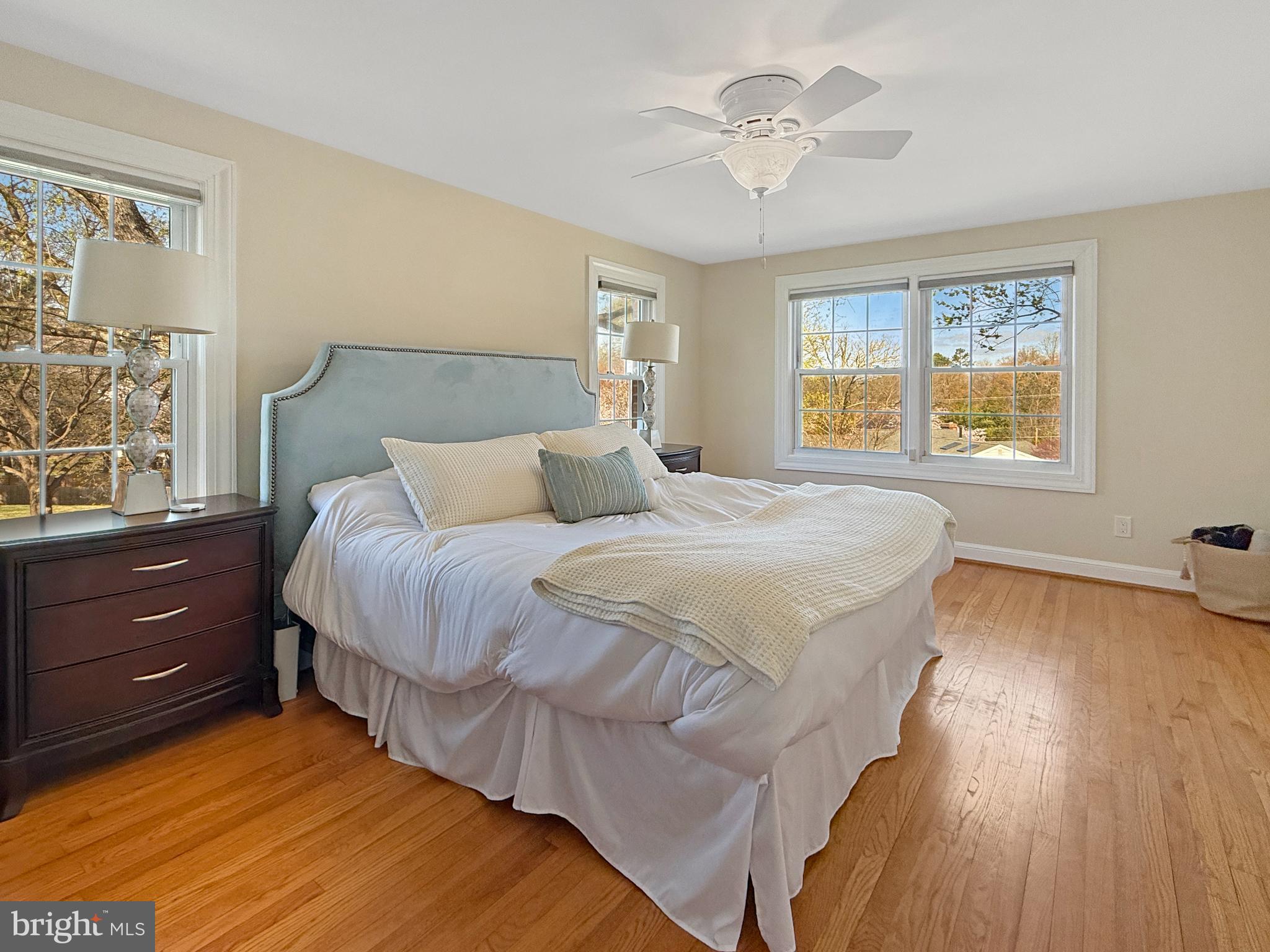 WILLIAMSBURG VILLAGE - Residential