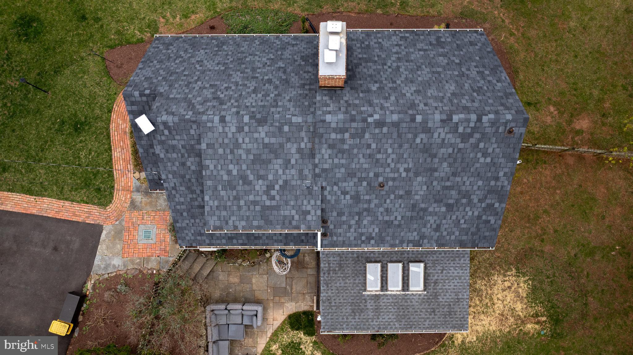 WILLIAMSBURG VILLAGE - Residential