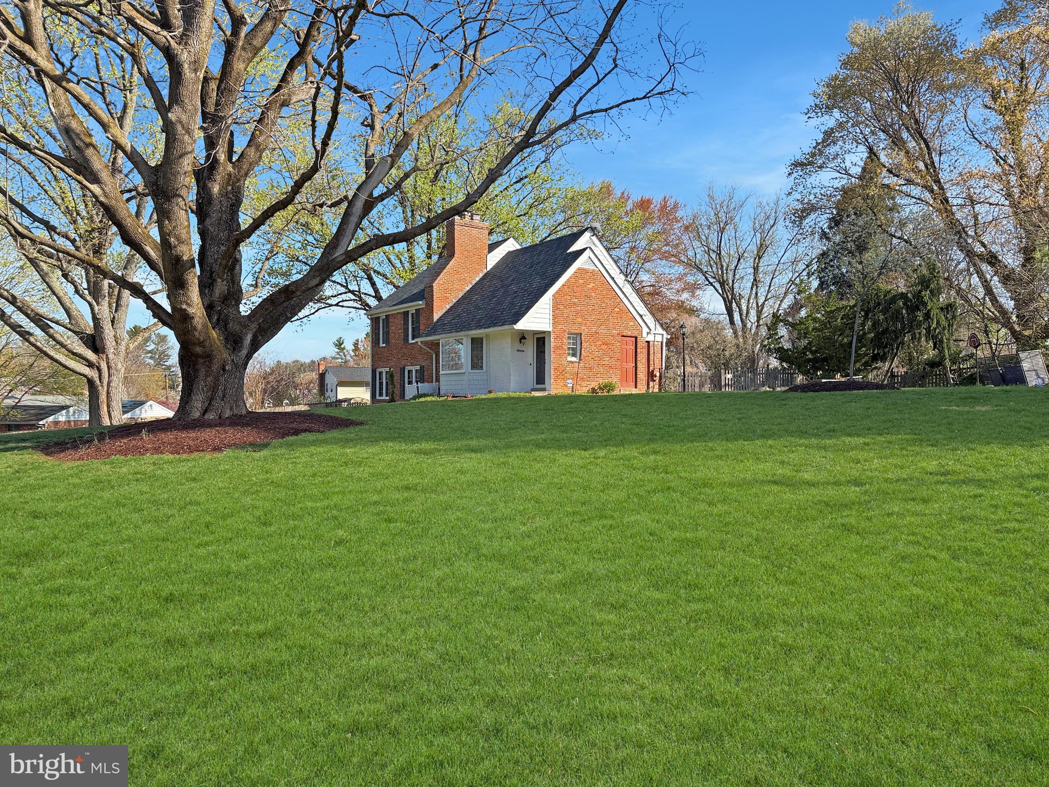 WILLIAMSBURG VILLAGE - Residential