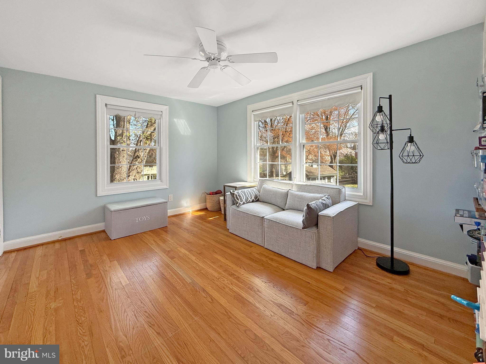 WILLIAMSBURG VILLAGE - Residential