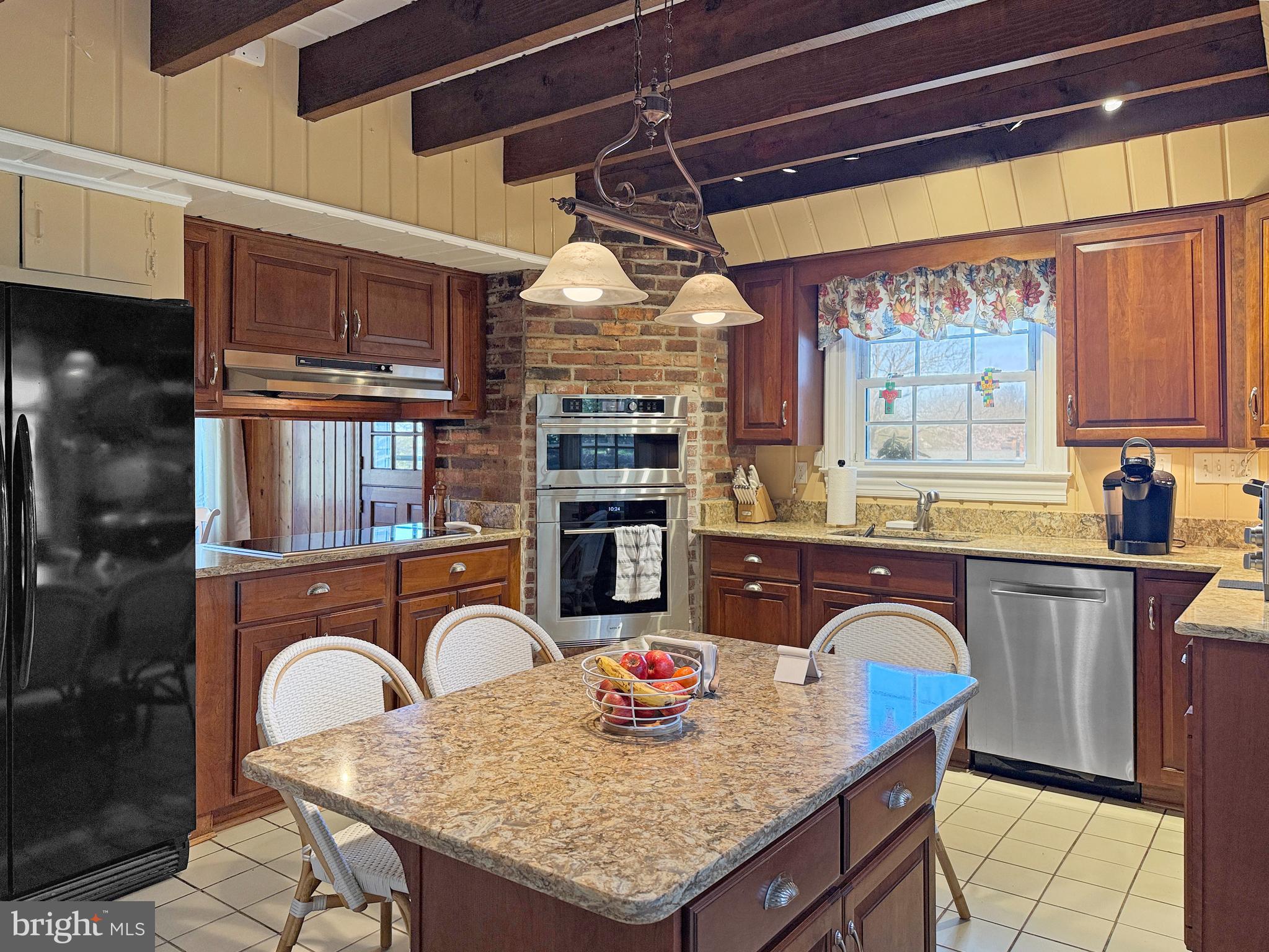 WILLIAMSBURG VILLAGE - Residential