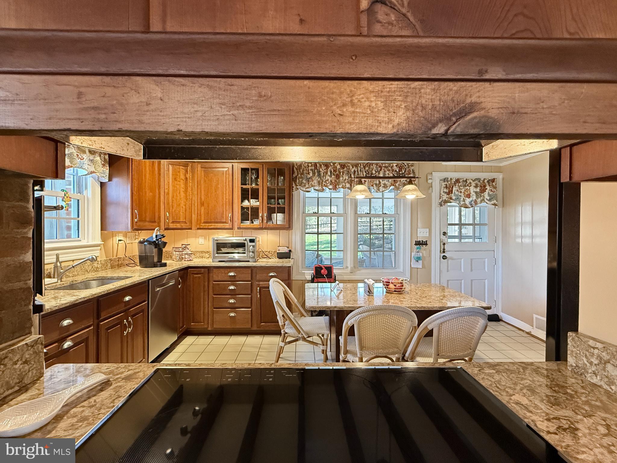 WILLIAMSBURG VILLAGE - Residential