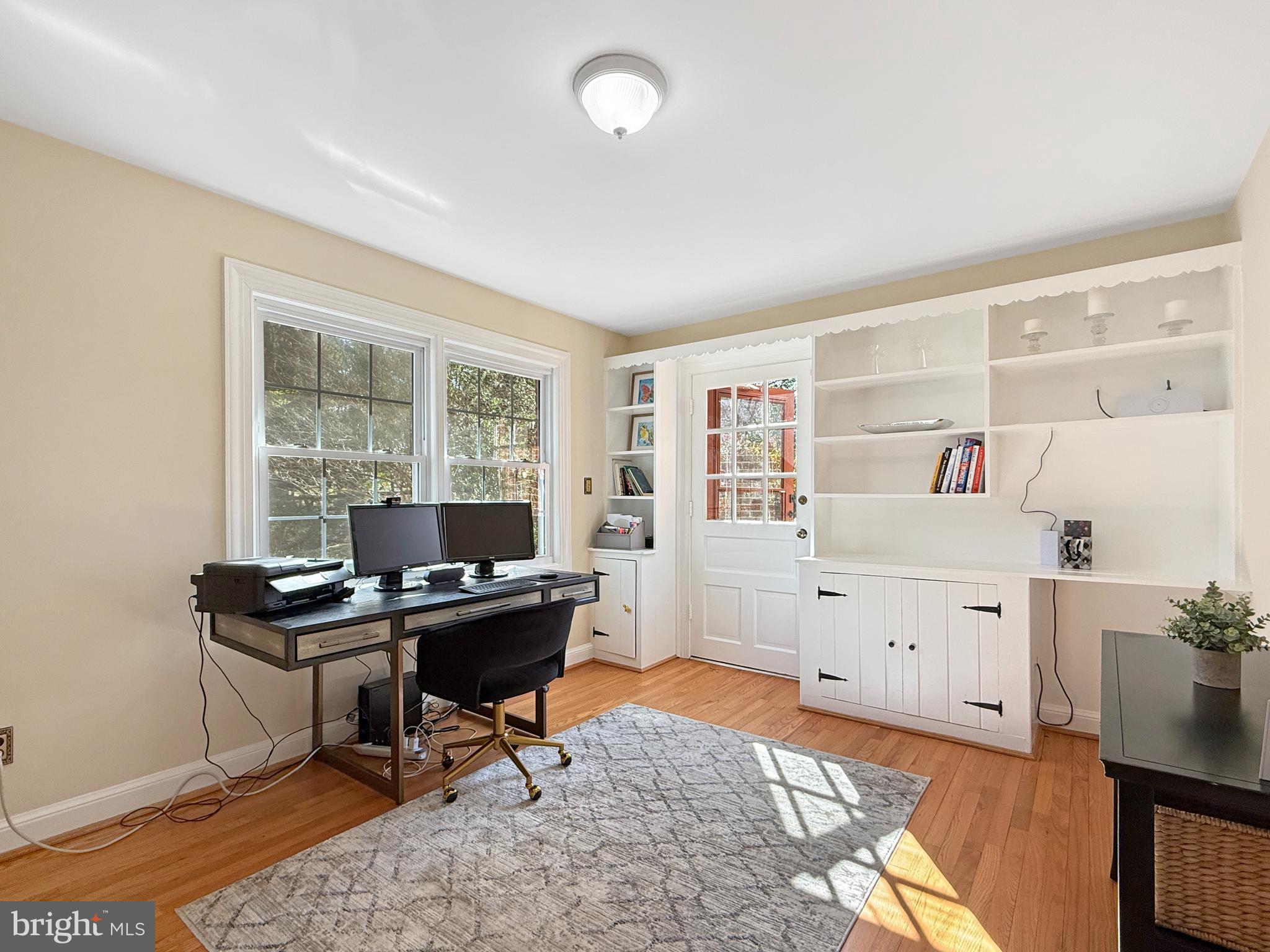 WILLIAMSBURG VILLAGE - Residential