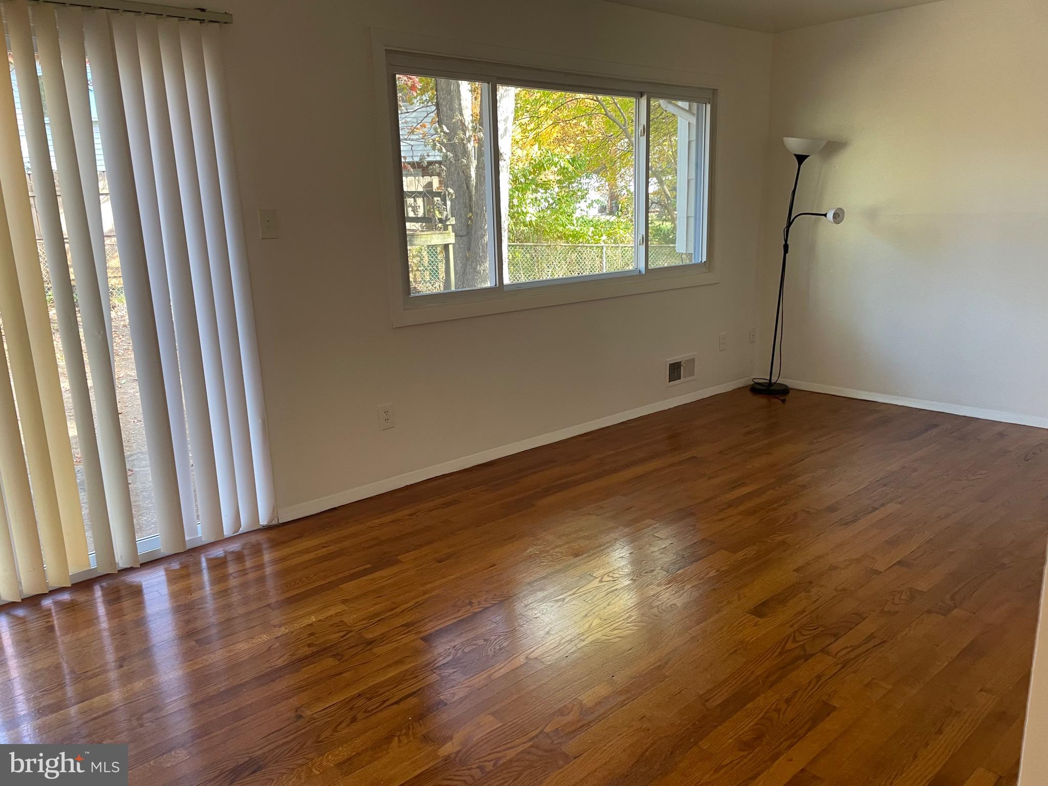 CALVERTON - Residential Lease