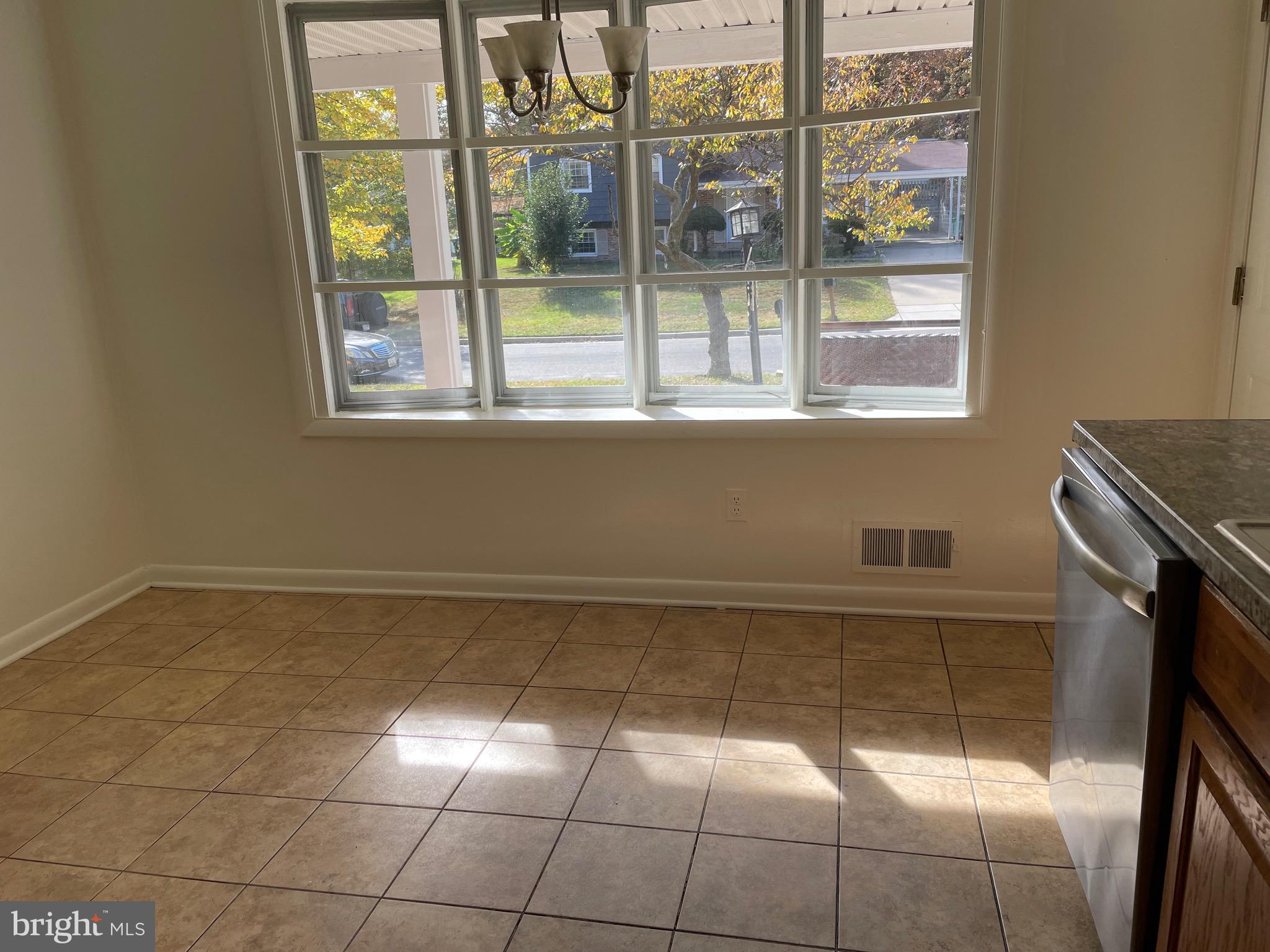 CALVERTON - Residential Lease