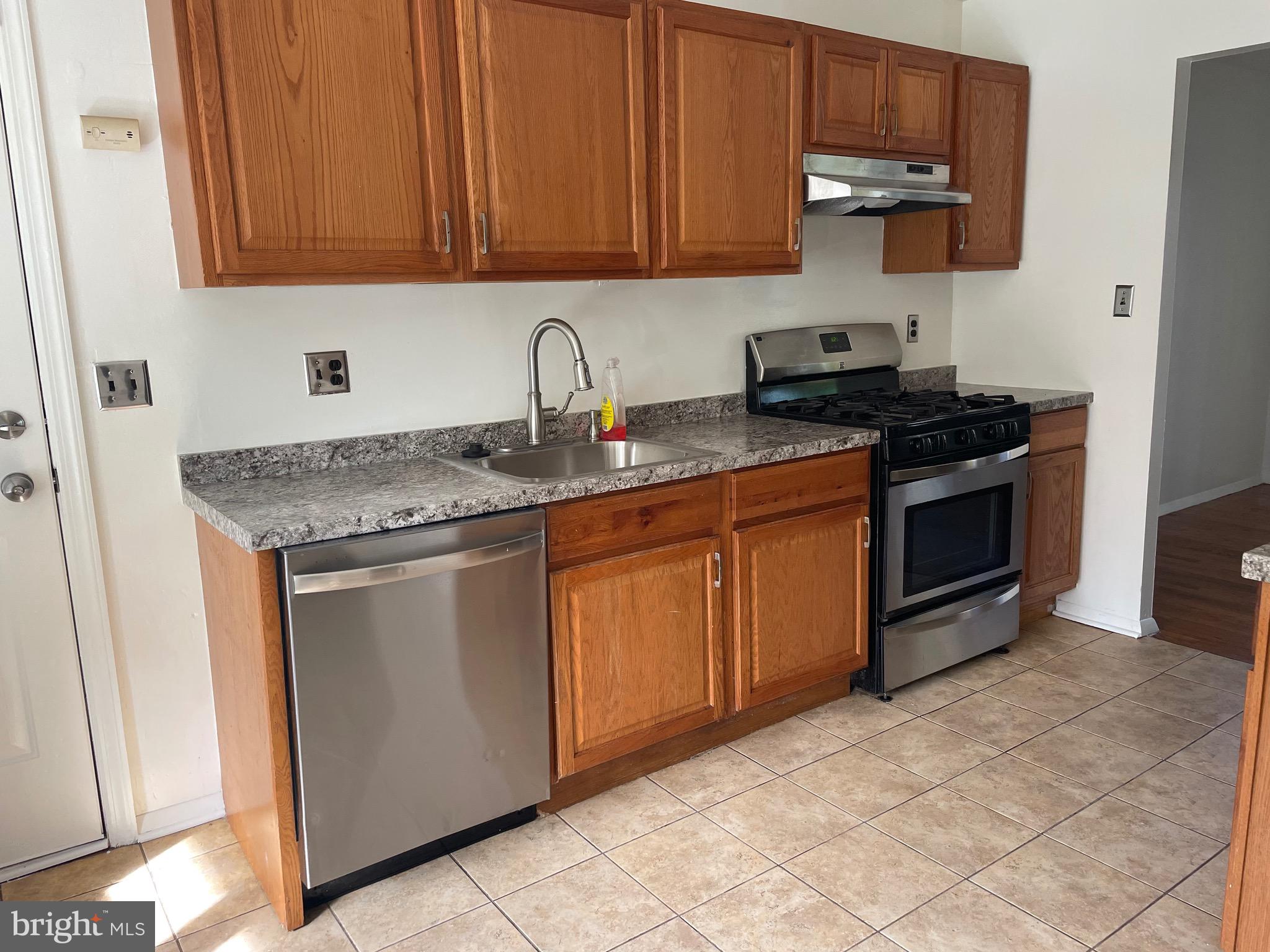 CALVERTON - Residential Lease