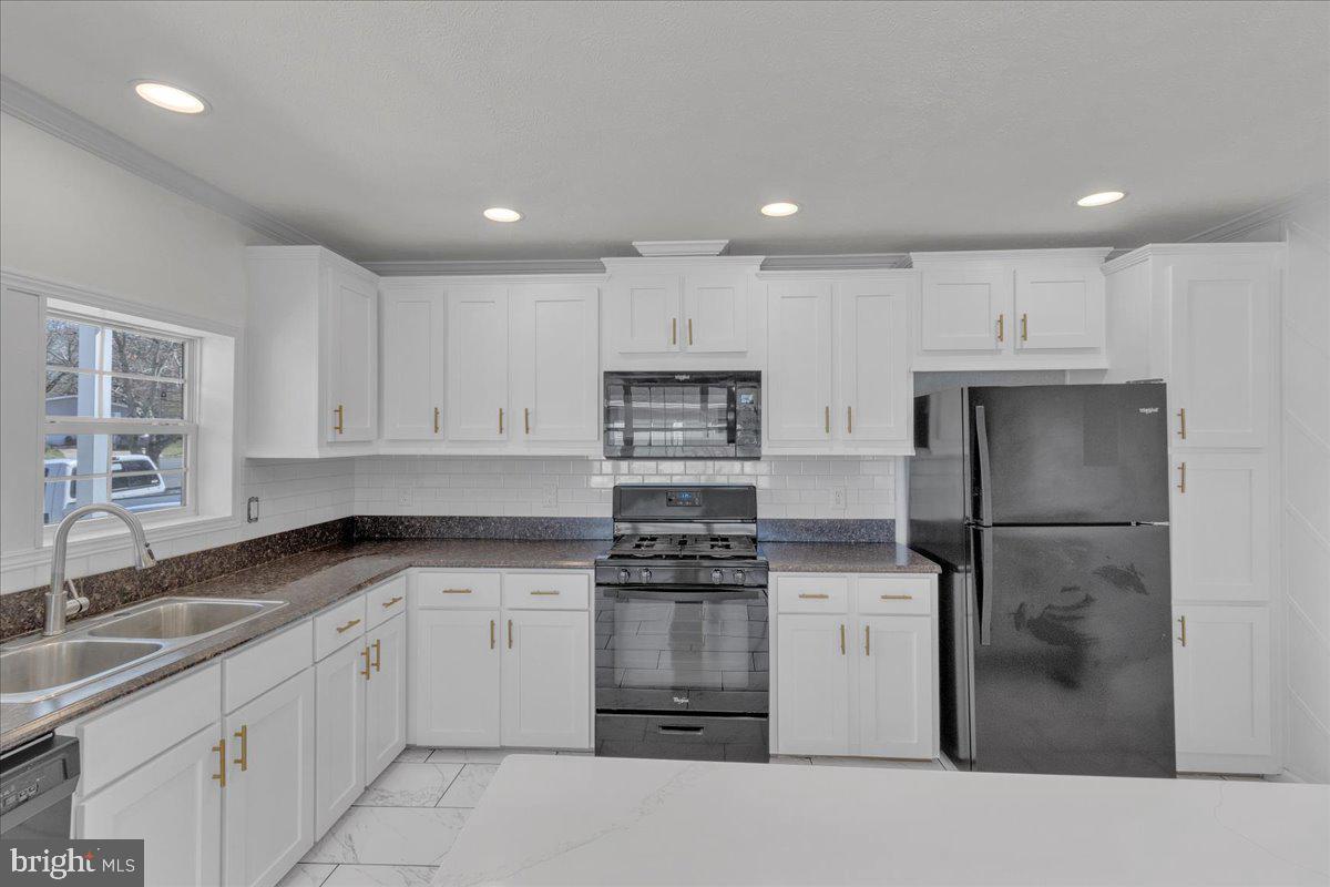 BOONES ESTATES - Residential