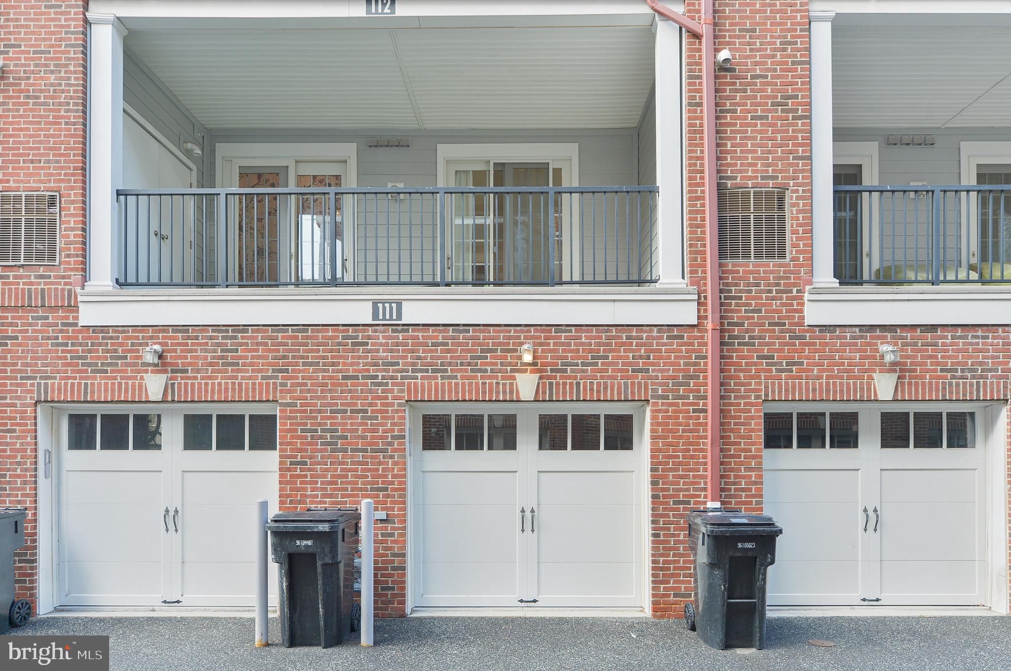 NAVAL SQUARE - Residential Lease