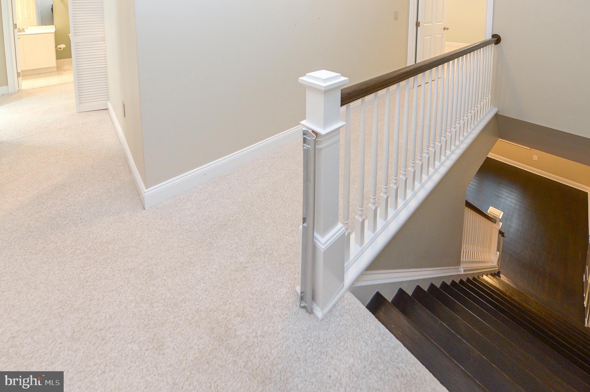 NAVAL SQUARE - Residential Lease