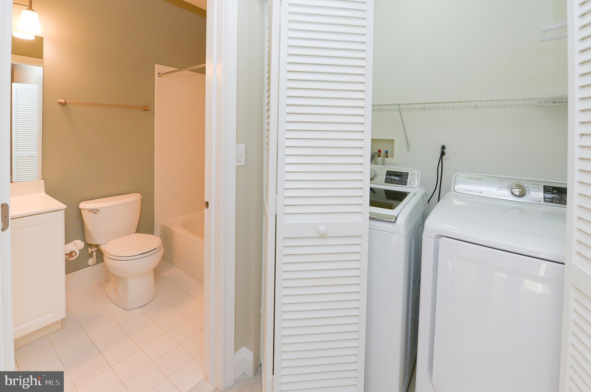 NAVAL SQUARE - Residential Lease