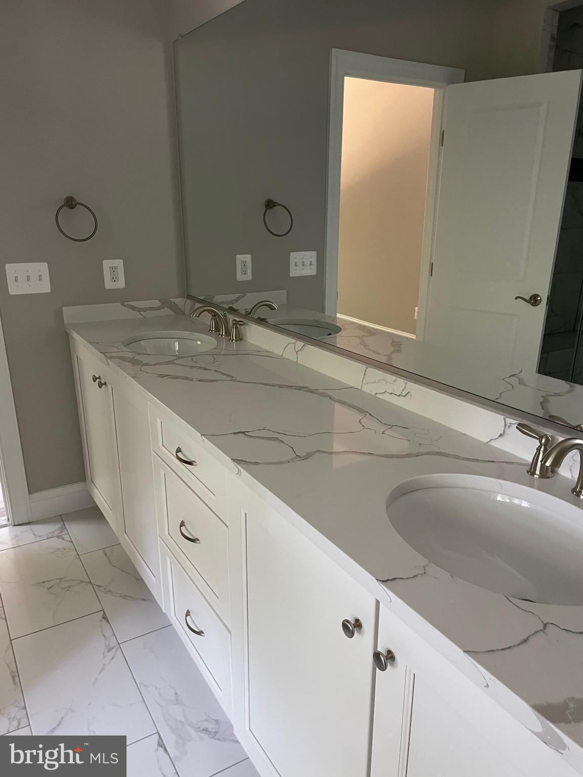 OREGON RIDGE - Residential Lease