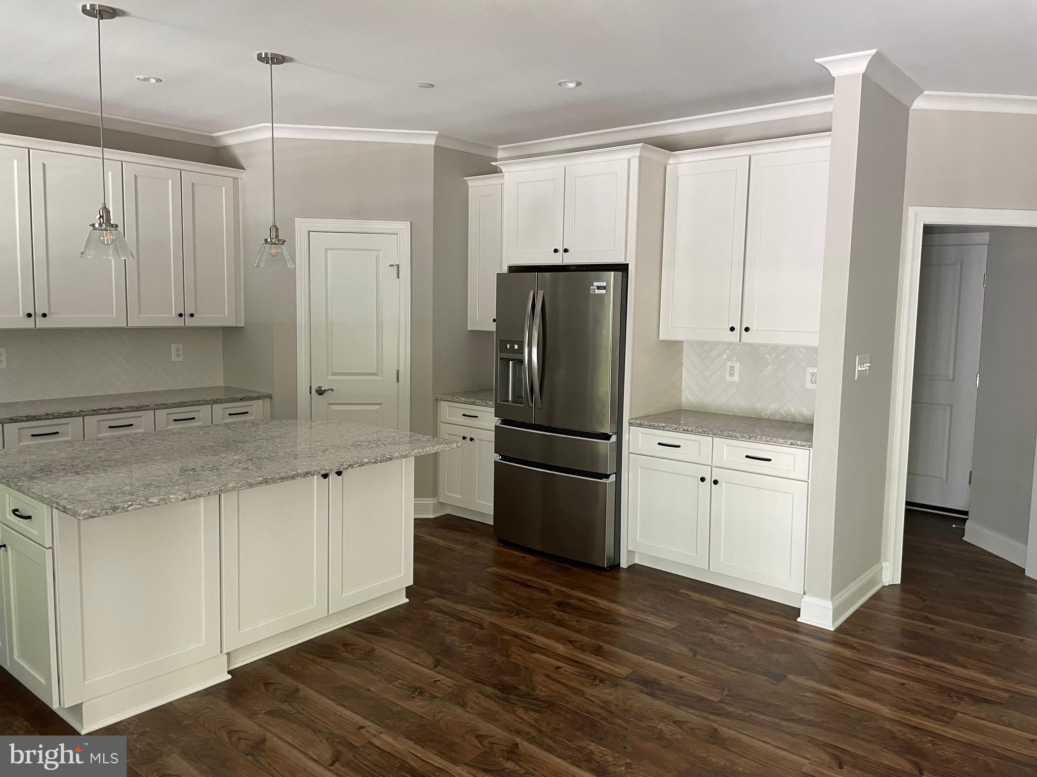 OREGON RIDGE - Residential Lease