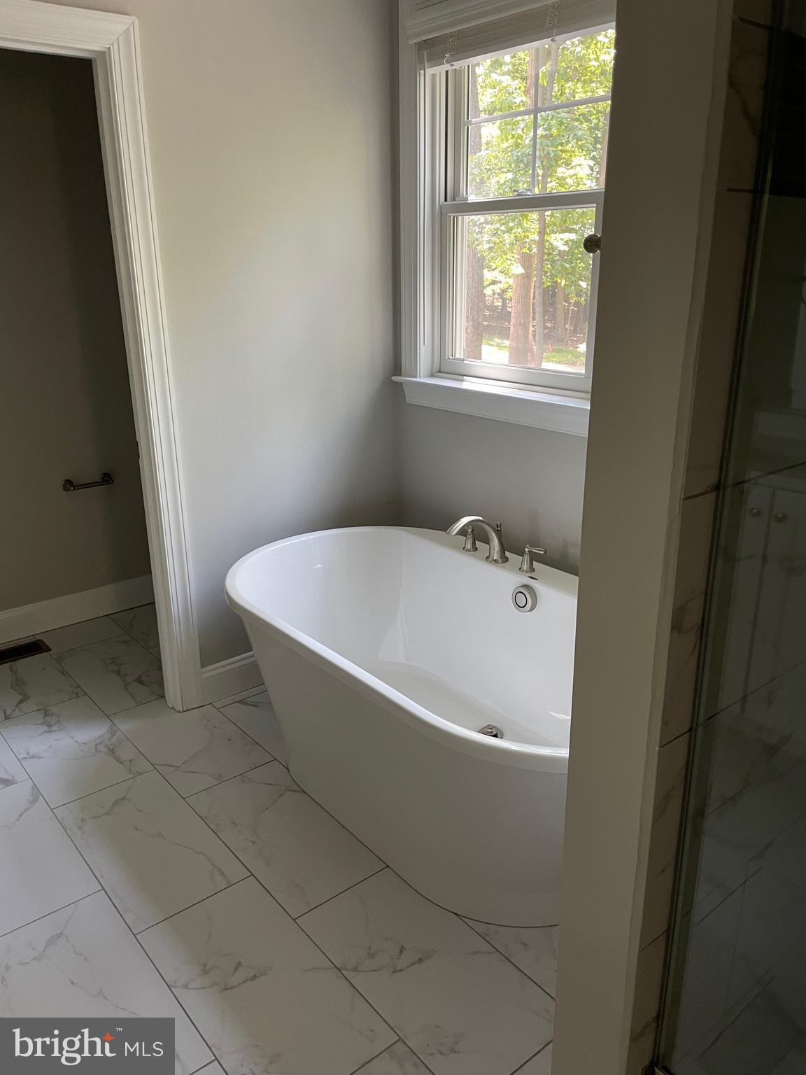 OREGON RIDGE - Residential Lease