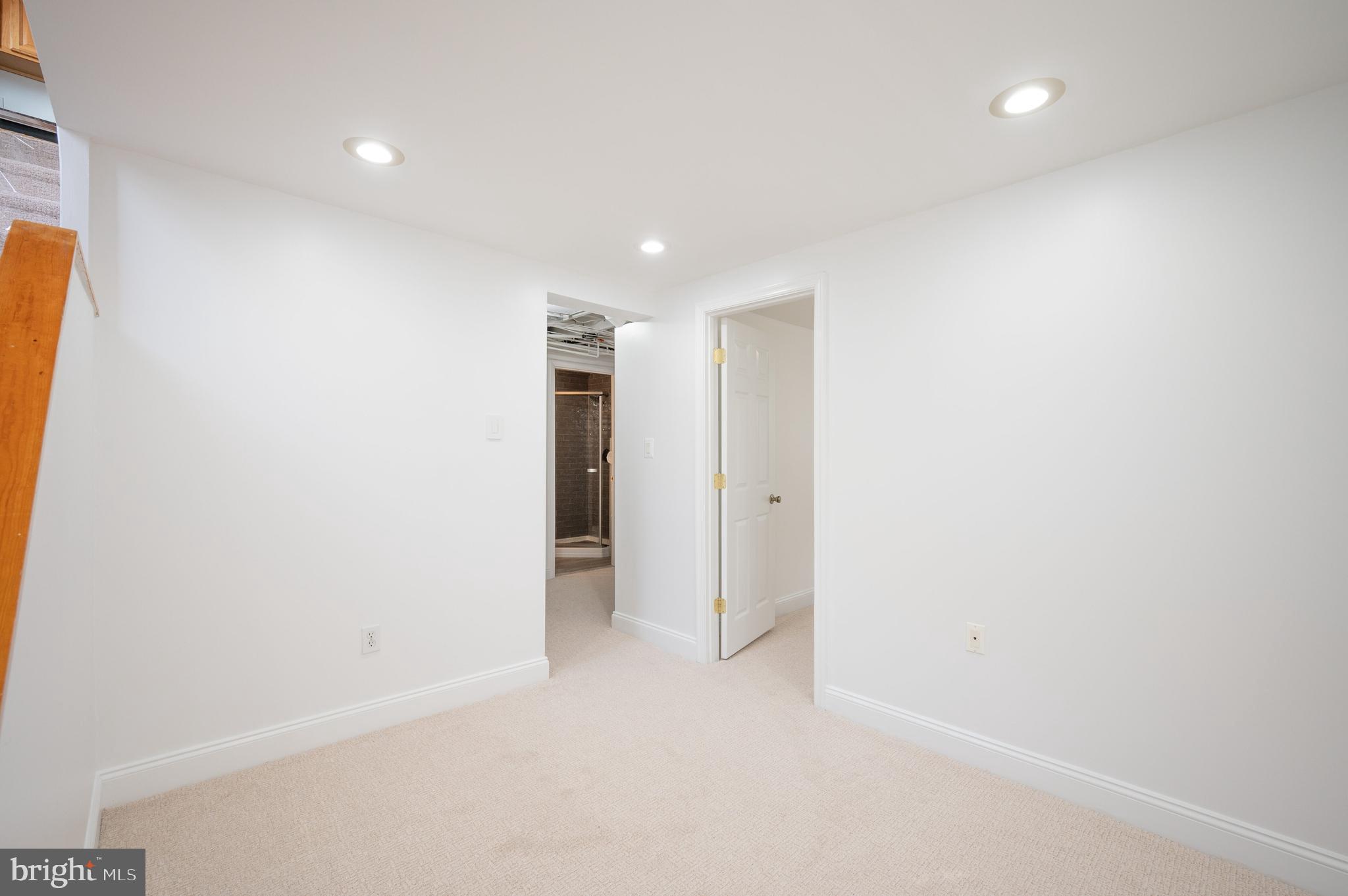 DOUGLAS PARK - Residential