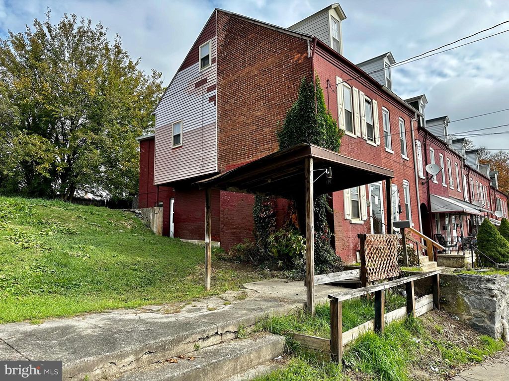 Photo of 841 LANCASTER AVE, COLUMBIA, PA 17512 (MLS # PALA2027506)