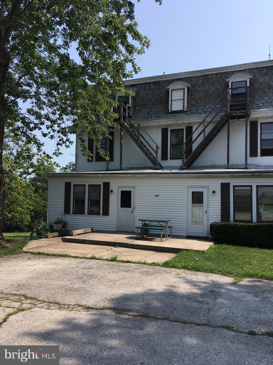 409 COUNTRY CLUB ROAD 1