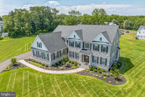 15 MARQUIS RIDGE HOLLAND PA 18966