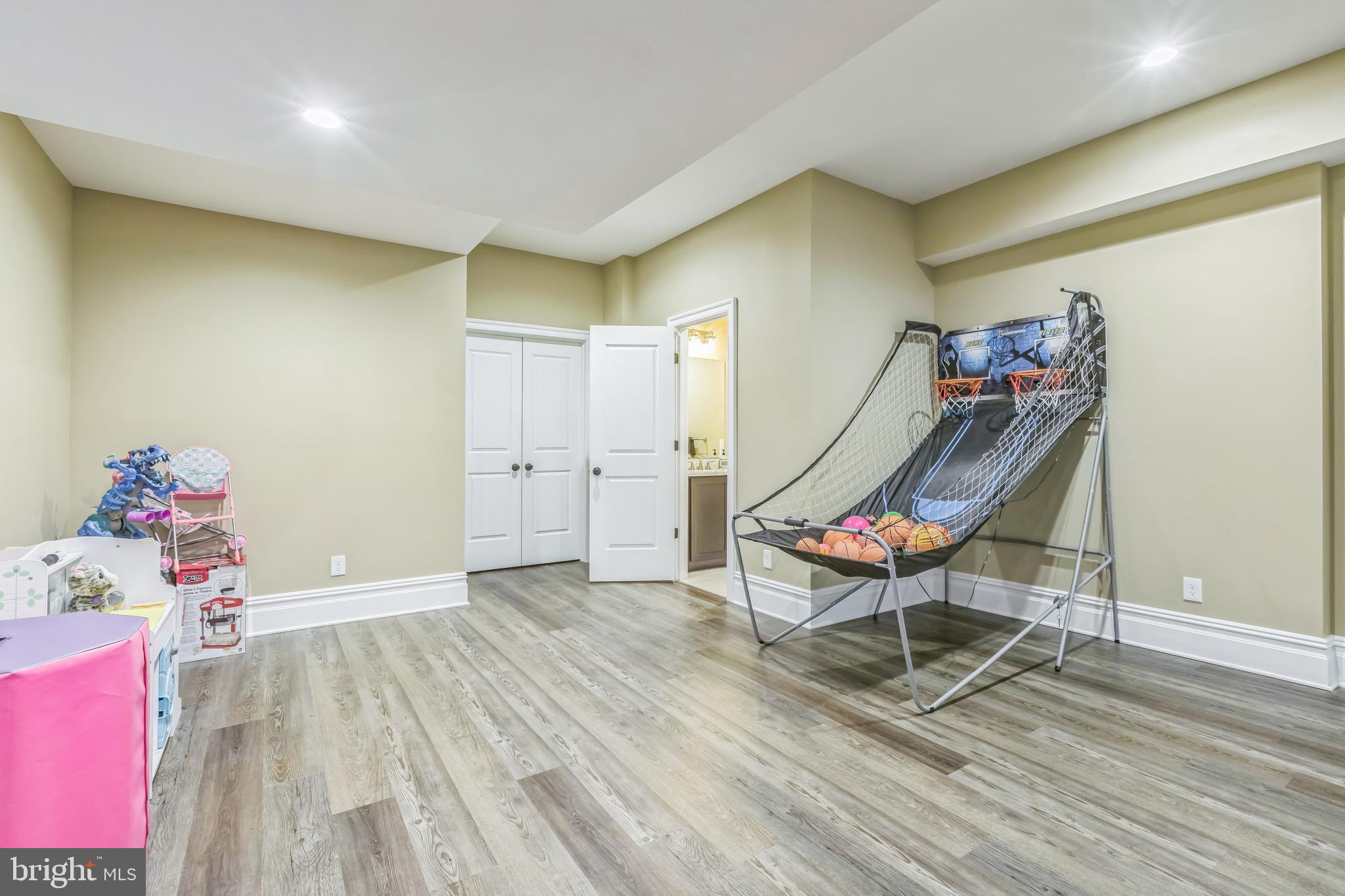 WAVERLY AT NORTHAMPTON - Residential