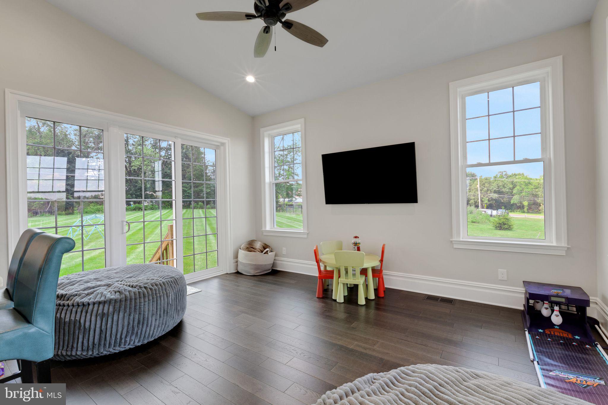 WAVERLY AT NORTHAMPTON - Residential