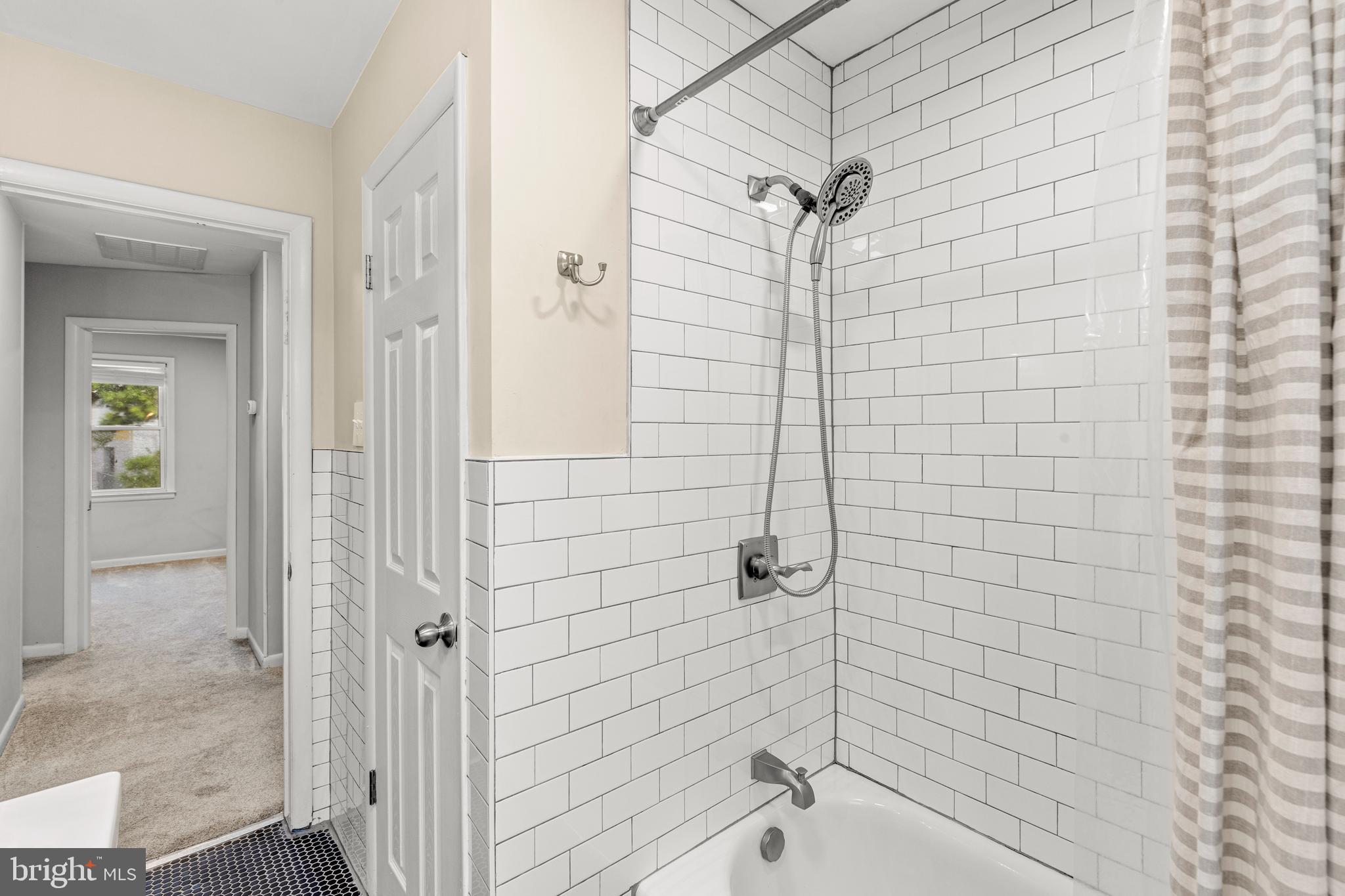 PHILADELPHIA HEIGHTS - Residential