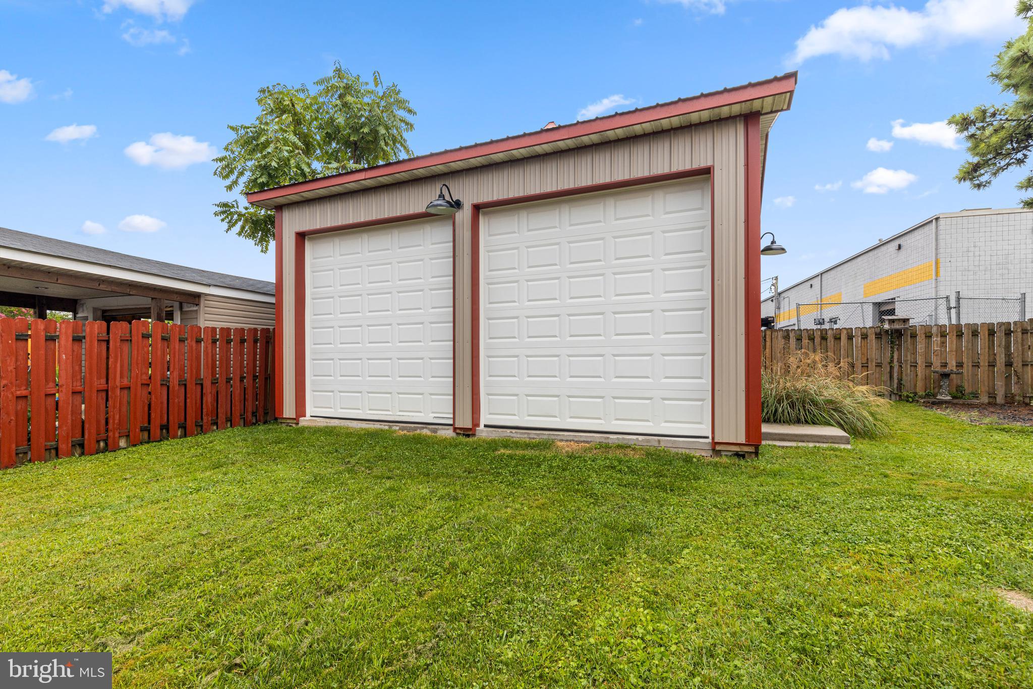 PHILADELPHIA HEIGHTS - Residential