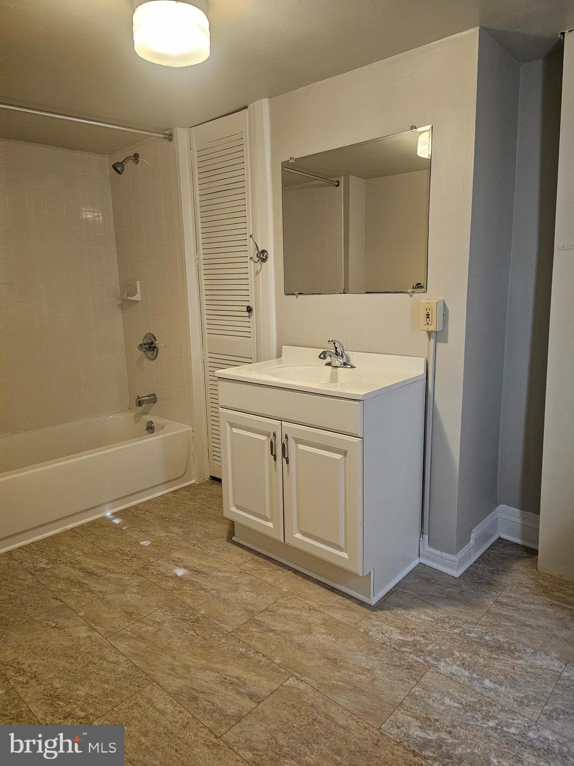 MANAYUNK - Residential Lease