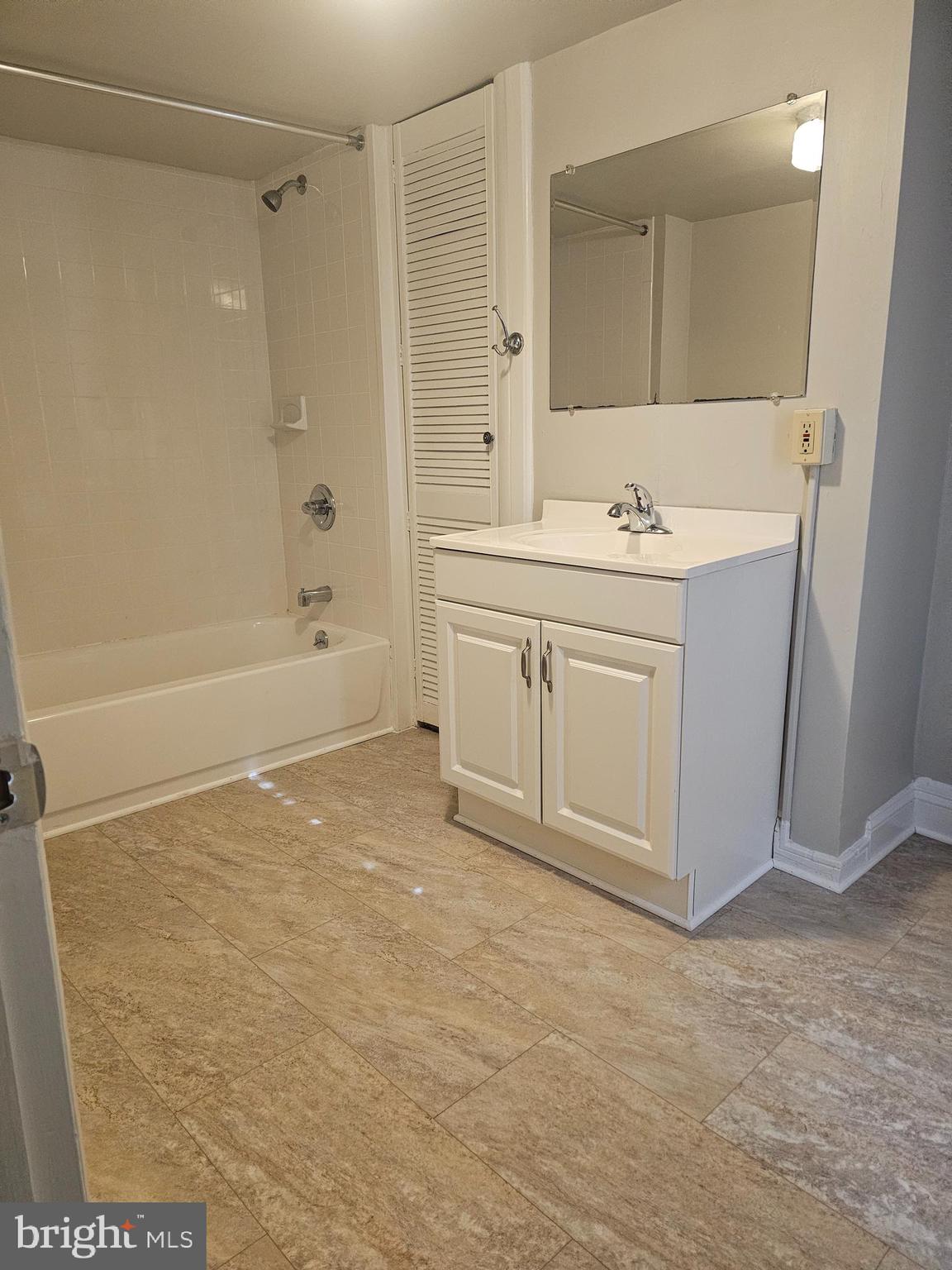 MANAYUNK - Residential Lease