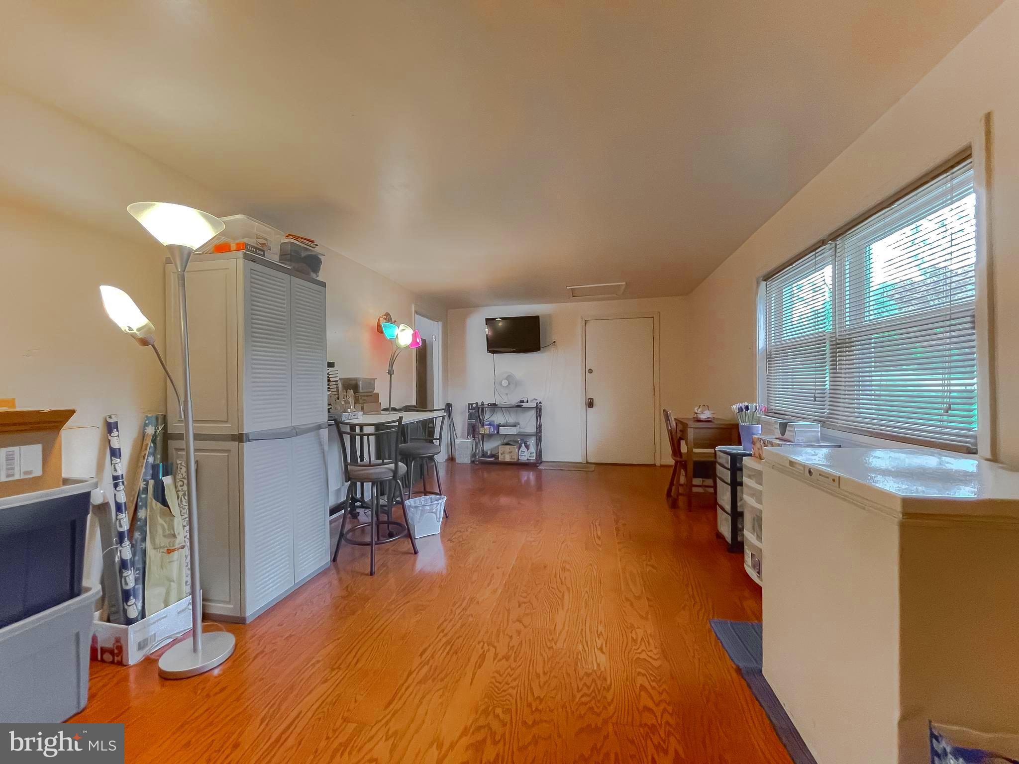 COUNTRY LAKES - Residential