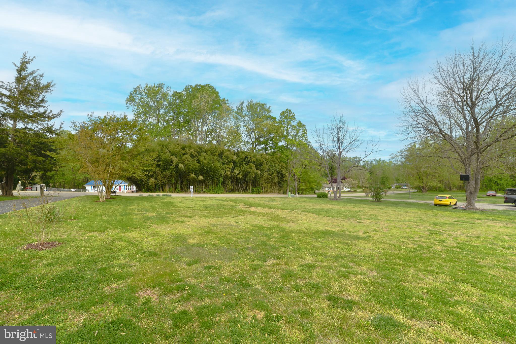 COUNTRY LAKES - Residential