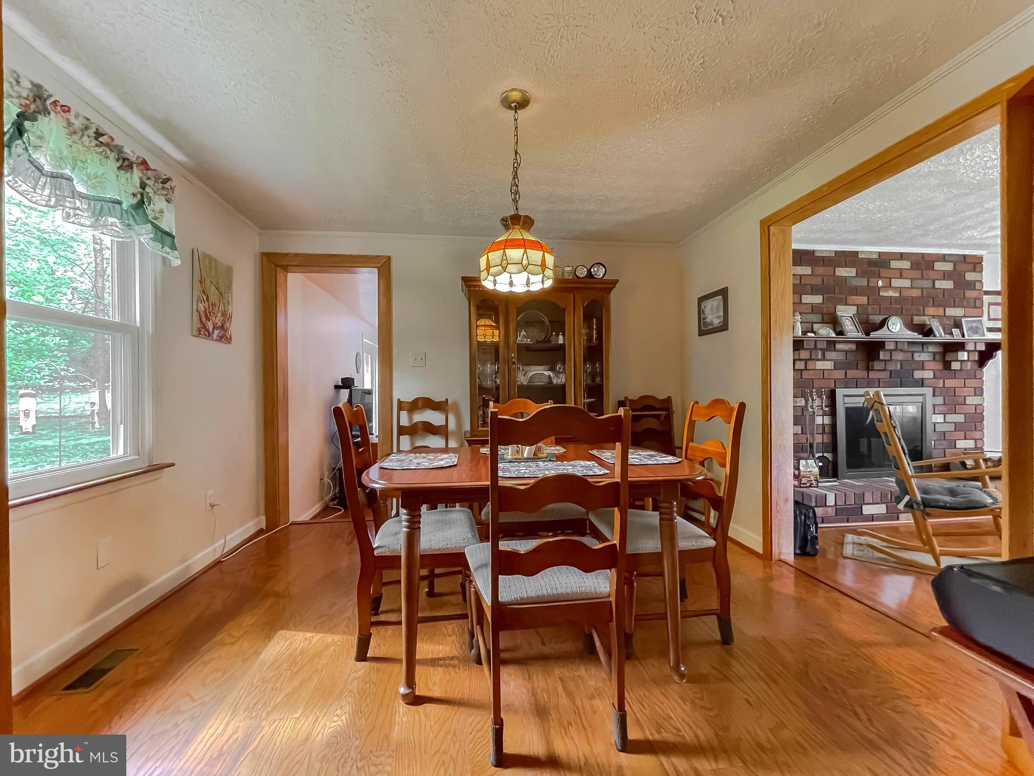 COUNTRY LAKES - Residential