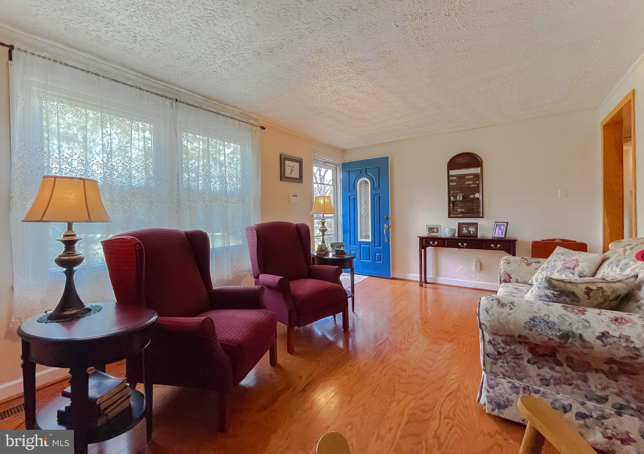 COUNTRY LAKES - Residential