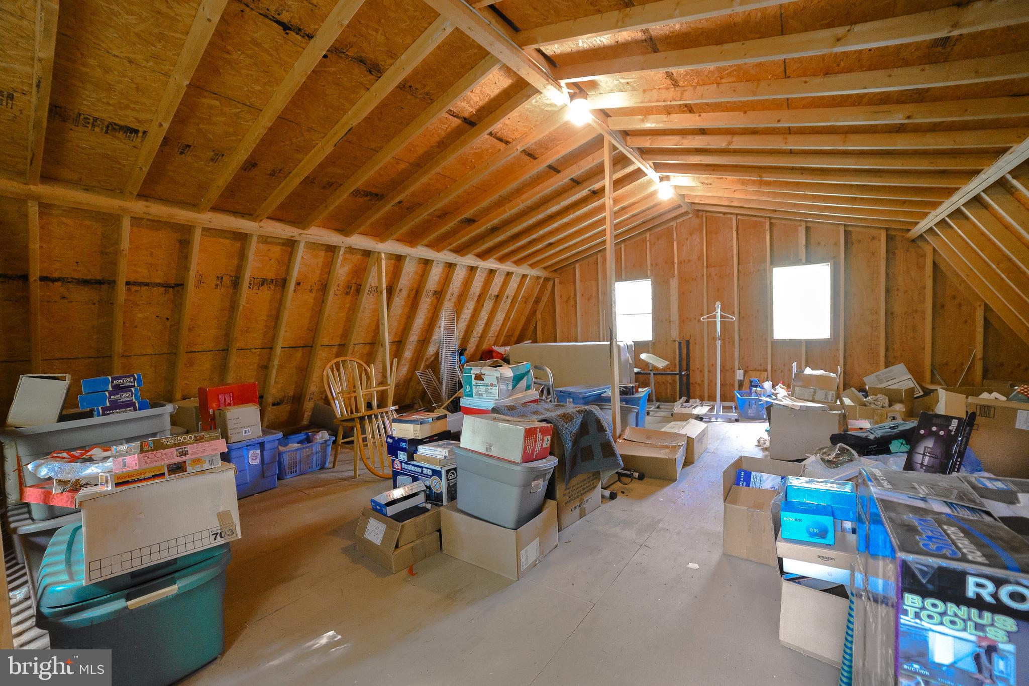 COUNTRY LAKES - Residential