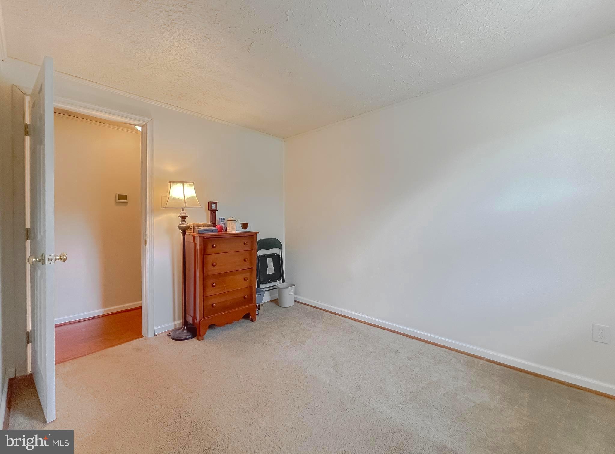 COUNTRY LAKES - Residential