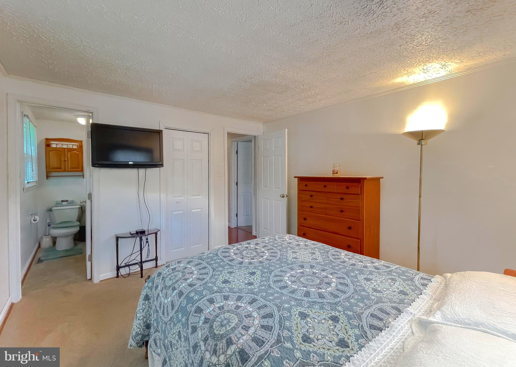 COUNTRY LAKES - Residential